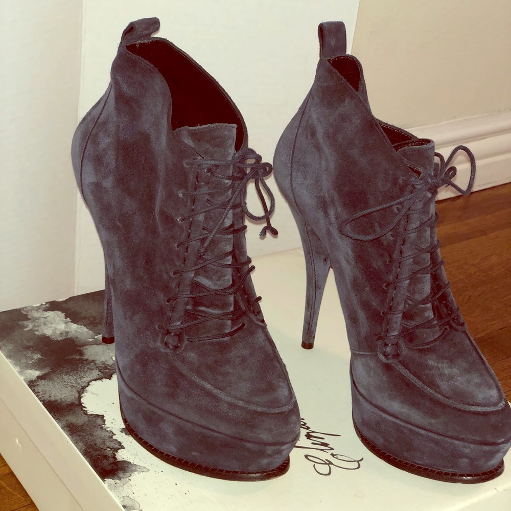 Elizabeth and James E-Moxy Navy Suede Laced Boots.